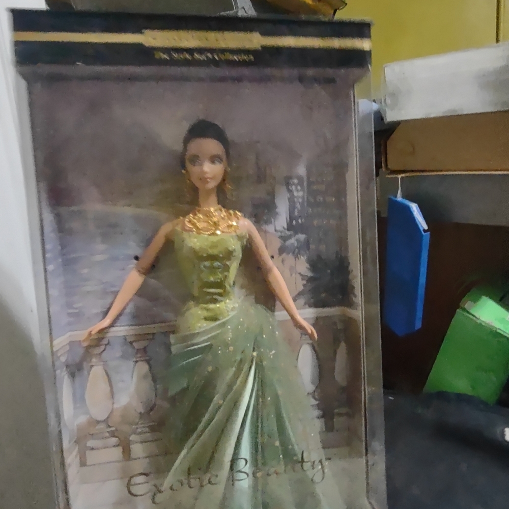 Barbies - Picture 3 of 4